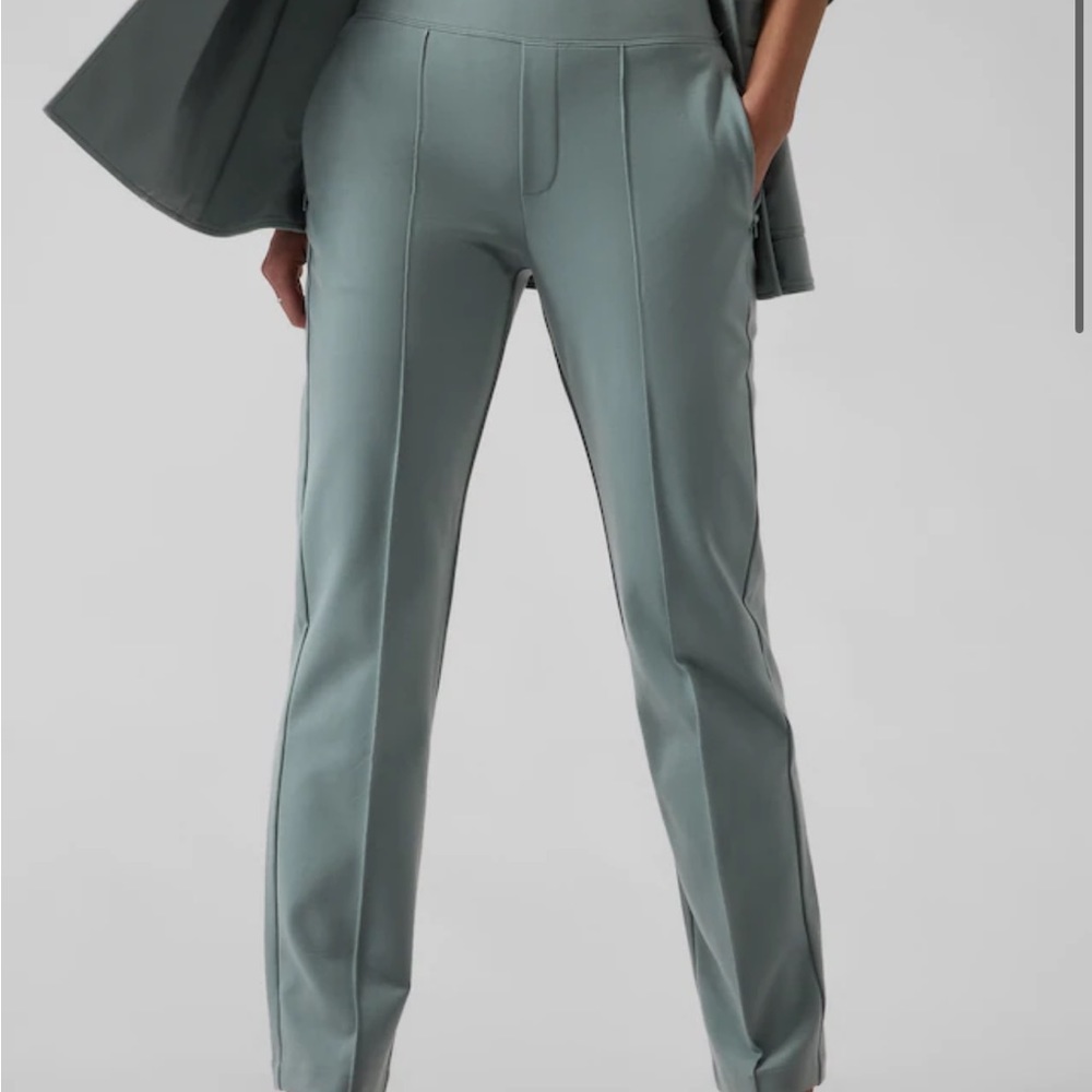 Eastbound Straight Leg Athleta pant!